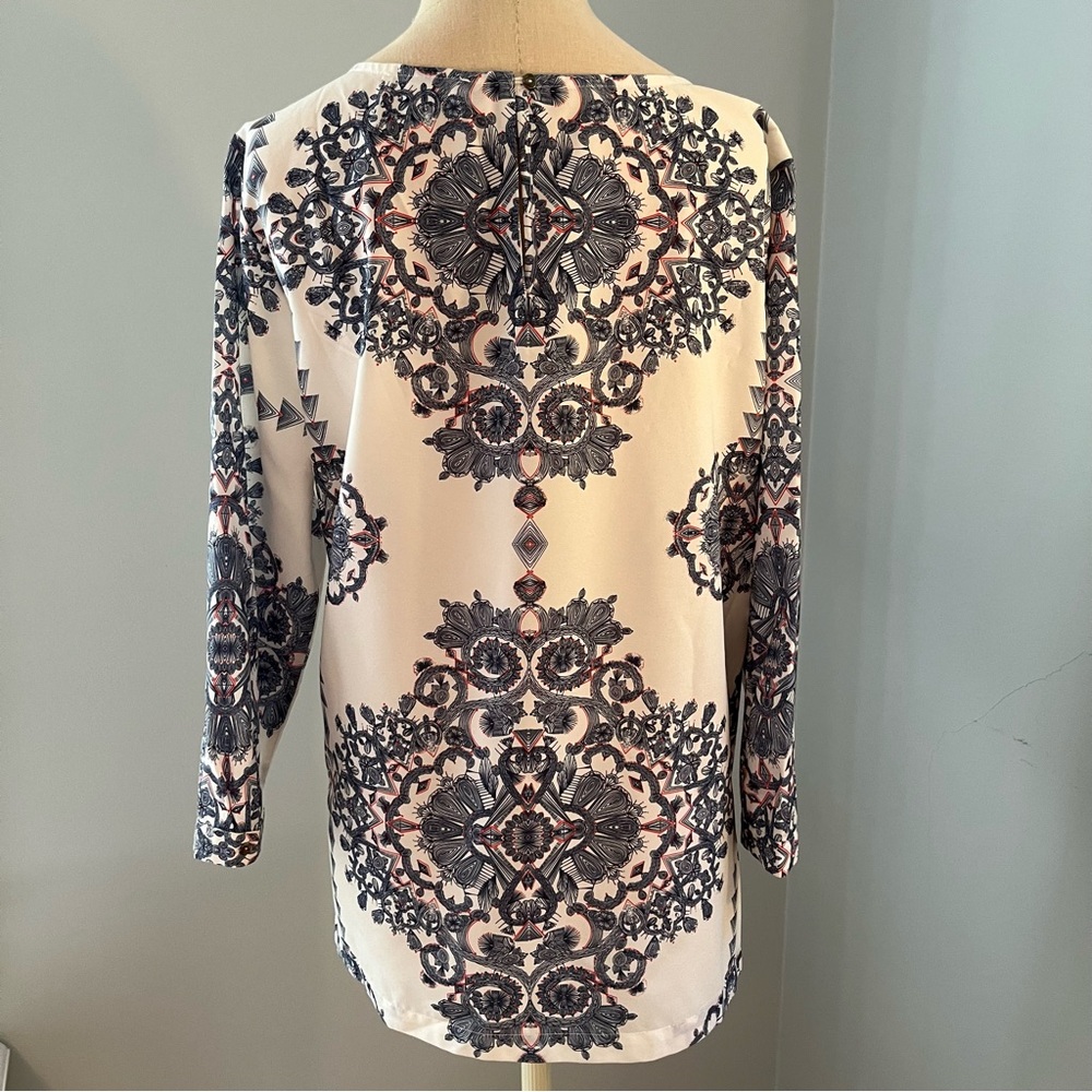 Abstract Paisley Top - Picture 7 of 10
